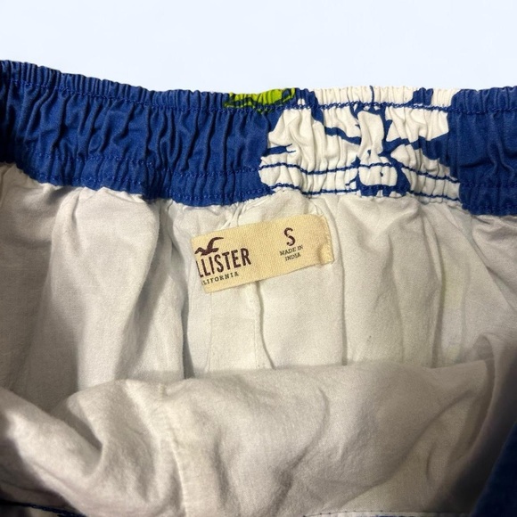 Y2K Blue Floral Mini Skirt by Hollister! - Picture 3 of 7